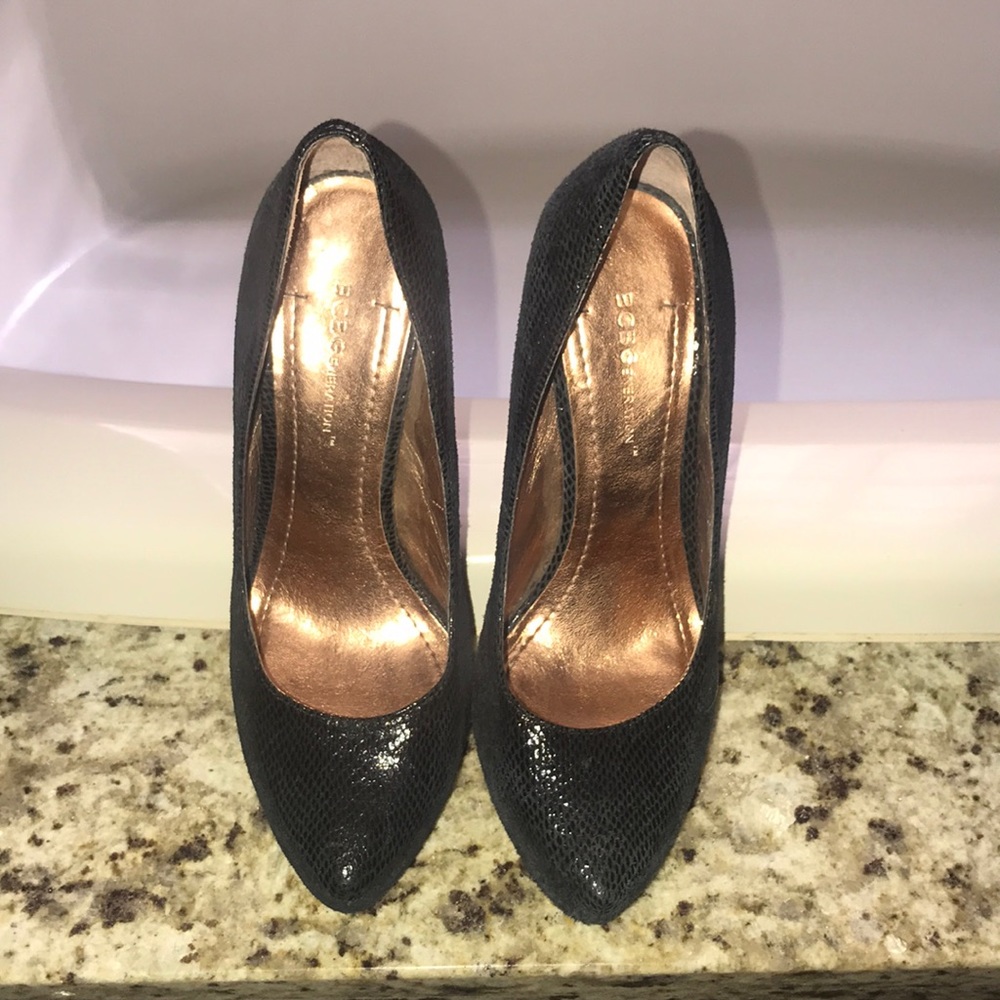 BCBG Women’s black heels - size 7